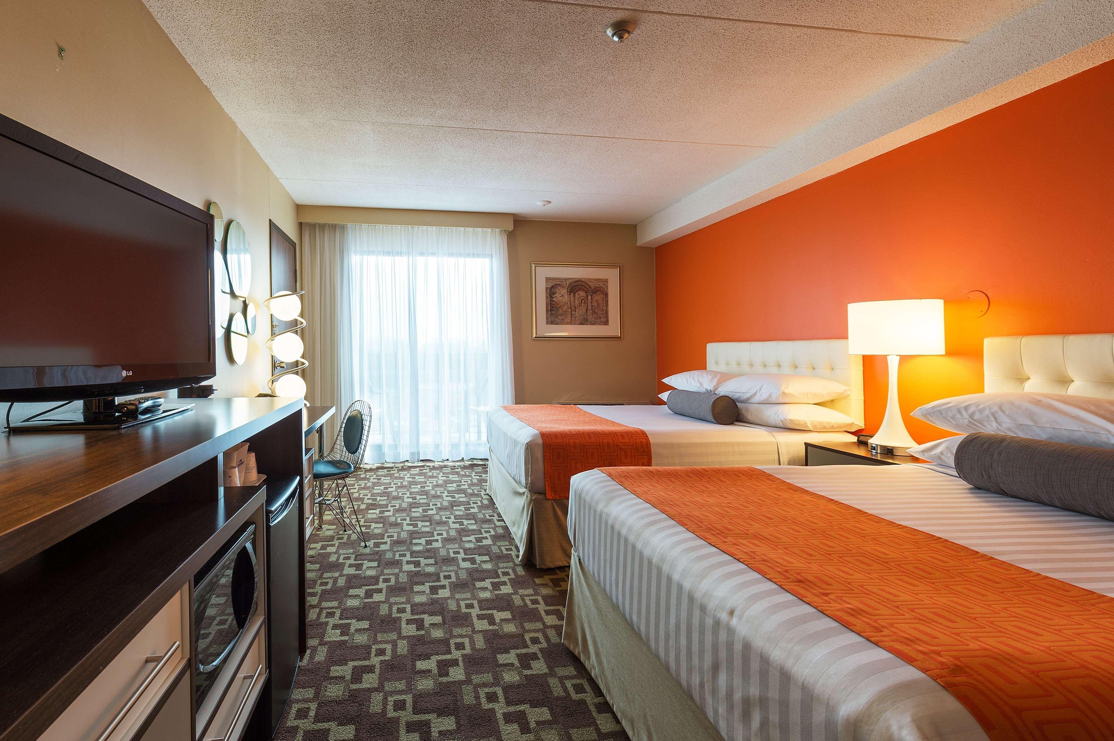 Howard Johnson Plaza By Wyndham By The Falls Niagara Falls Exteriör bild