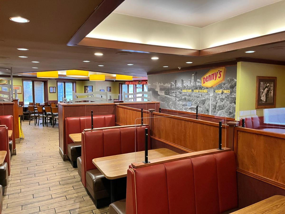 Howard Johnson Plaza By Wyndham By The Falls Niagara Falls Exteriör bild