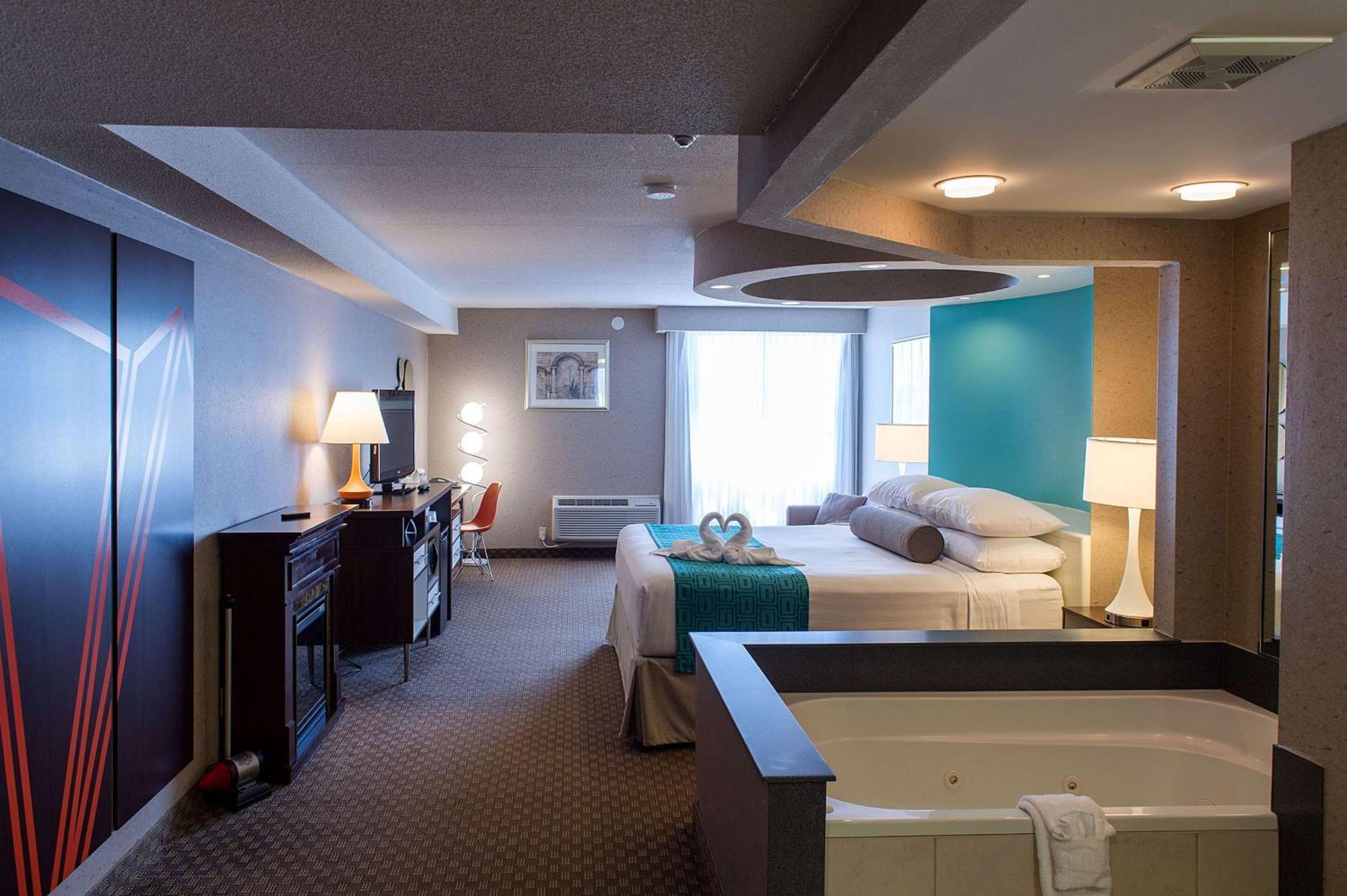 Howard Johnson Plaza By Wyndham By The Falls Niagara Falls Exteriör bild