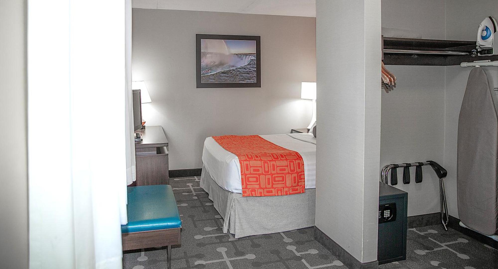 Howard Johnson Plaza By Wyndham By The Falls Niagara Falls Exteriör bild