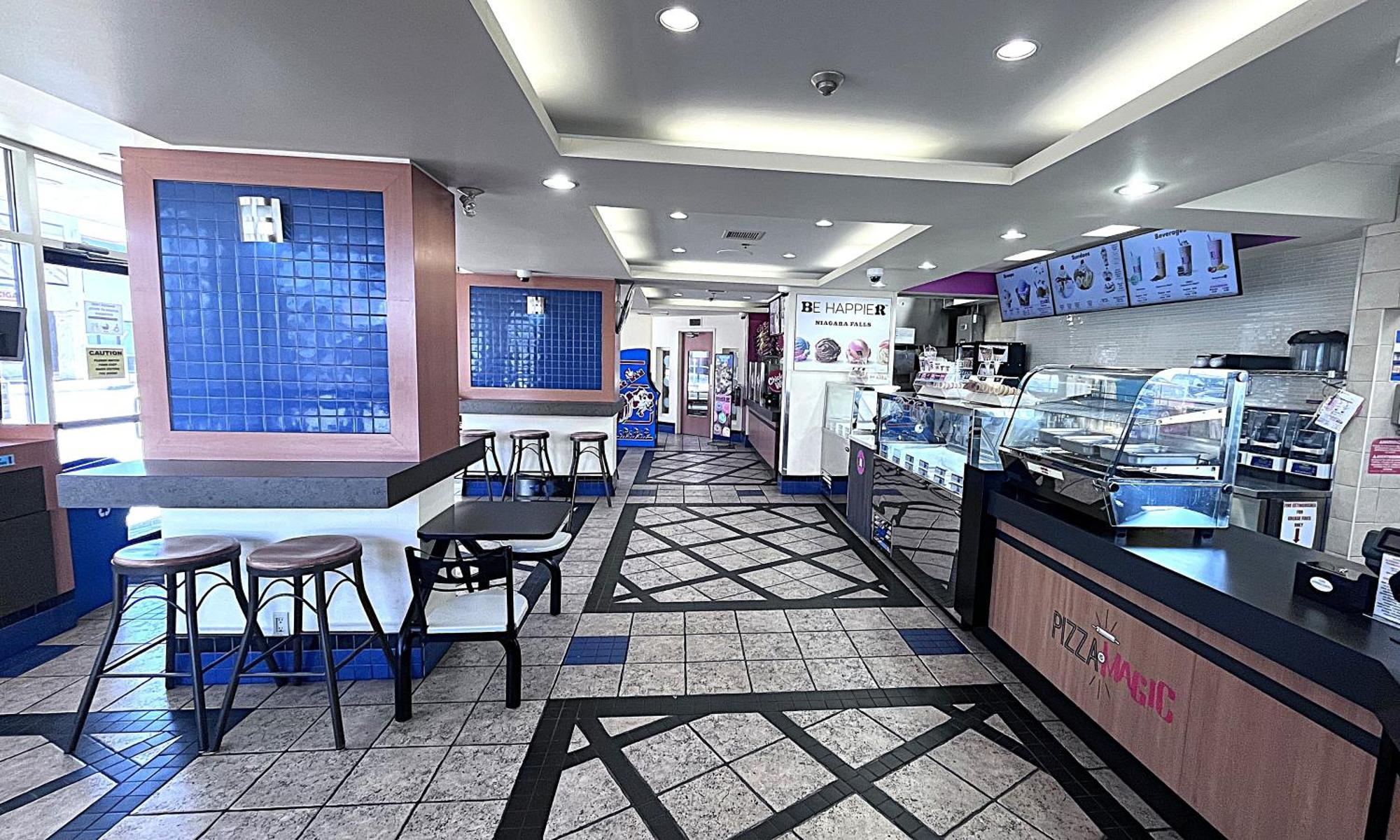 Howard Johnson Plaza By Wyndham By The Falls Niagara Falls Exteriör bild