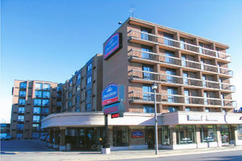 Howard Johnson Plaza By Wyndham By The Falls Niagara Falls Exteriör bild