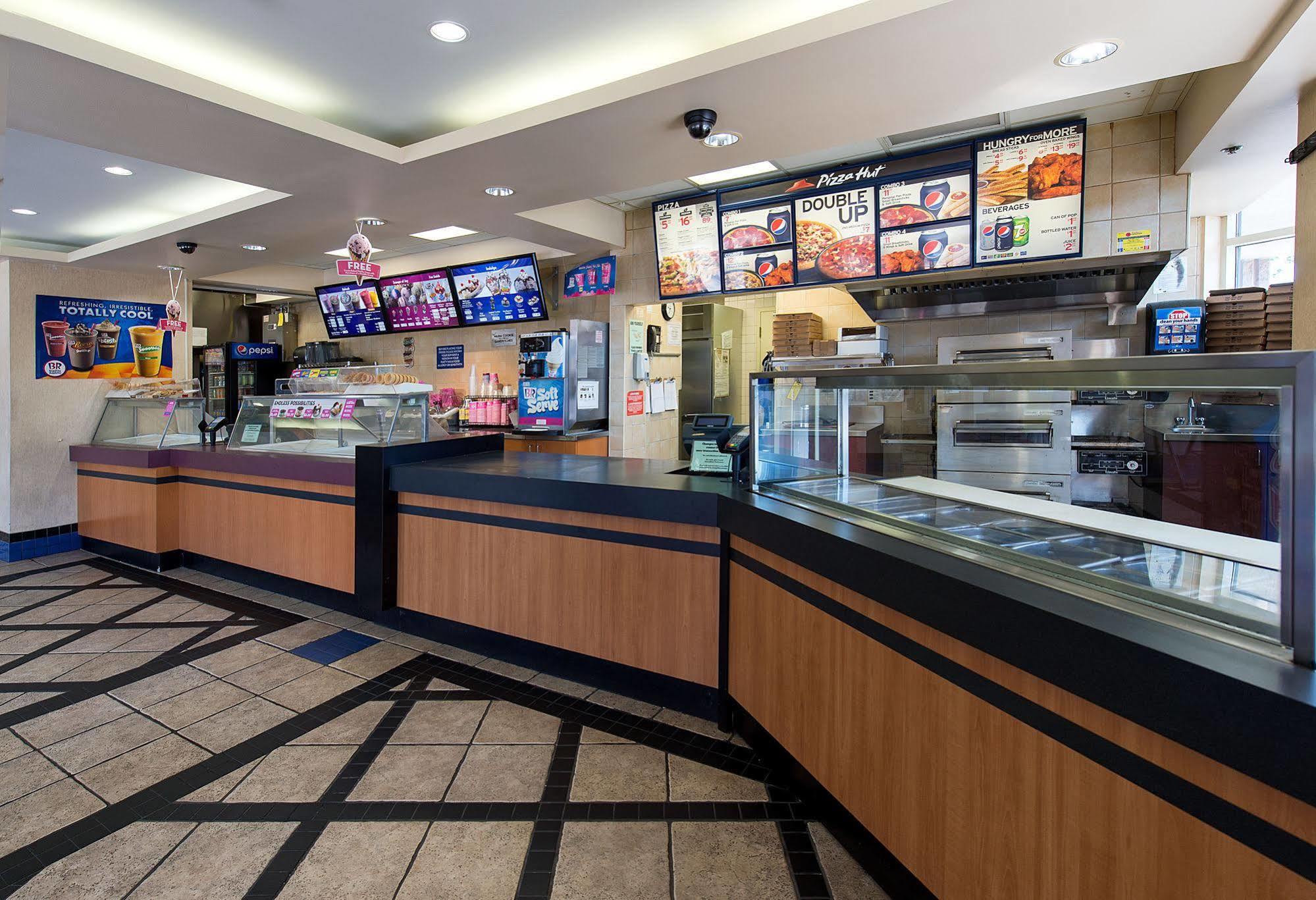 Howard Johnson Plaza By Wyndham By The Falls Niagara Falls Exteriör bild