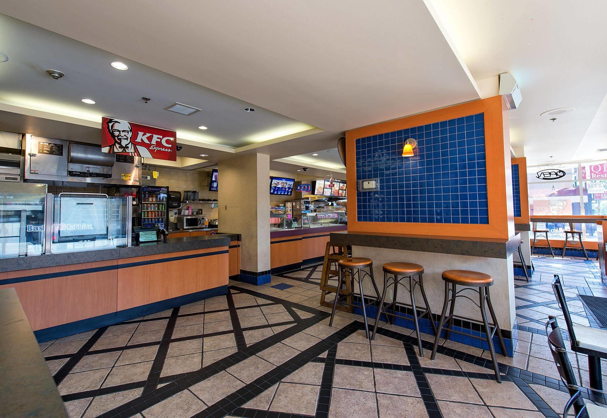 Howard Johnson Plaza By Wyndham By The Falls Niagara Falls Exteriör bild
