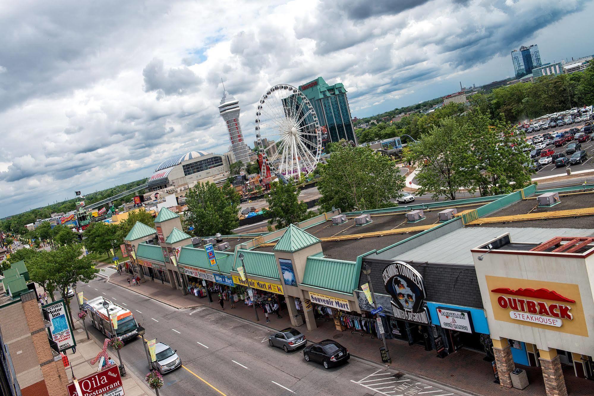Howard Johnson Plaza By Wyndham By The Falls Niagara Falls Exteriör bild