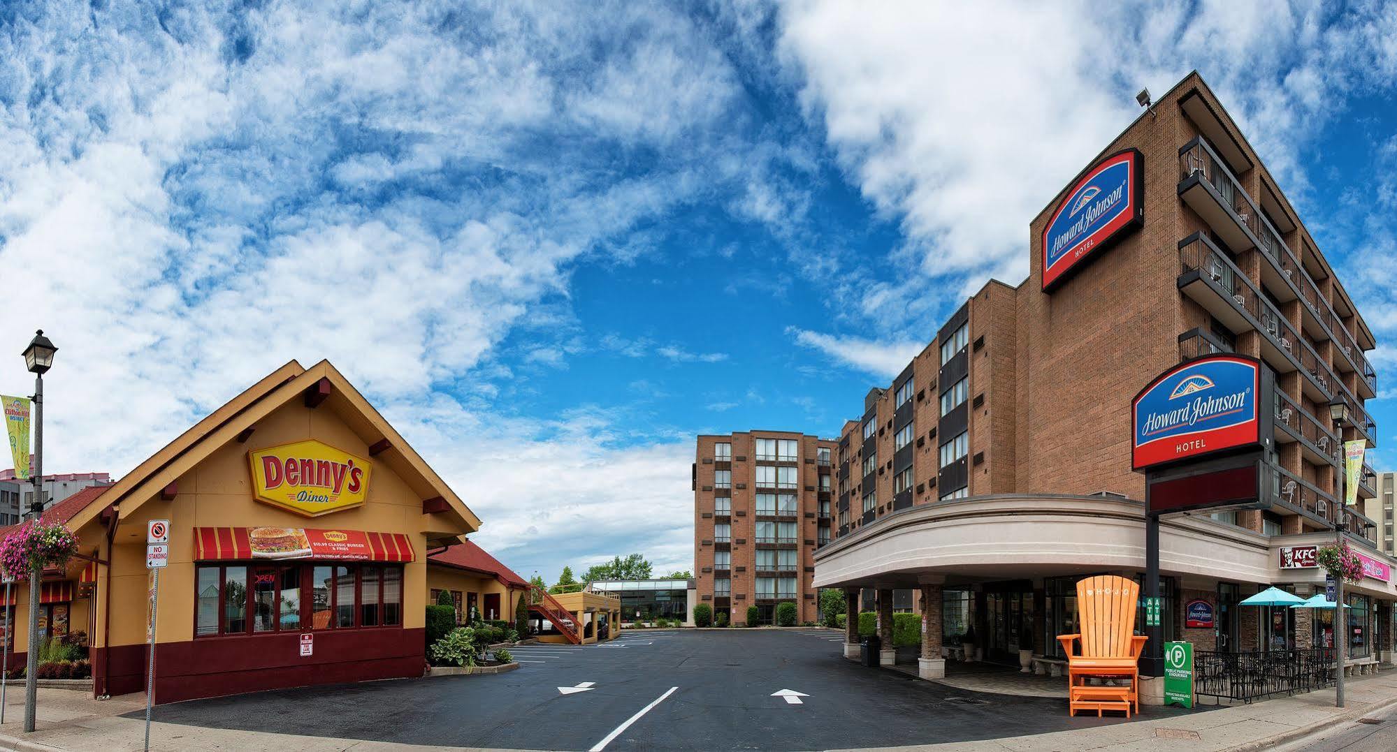 Howard Johnson Plaza By Wyndham By The Falls Niagara Falls Exteriör bild