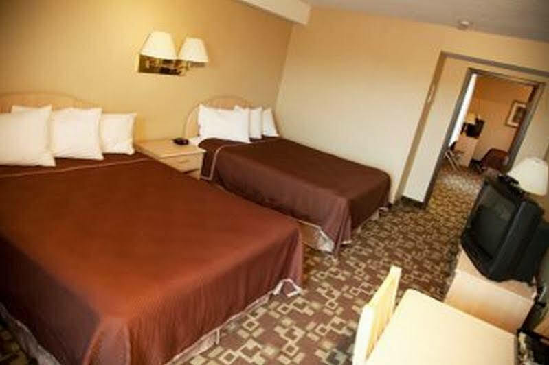 Howard Johnson Plaza By Wyndham By The Falls Niagara Falls Exteriör bild